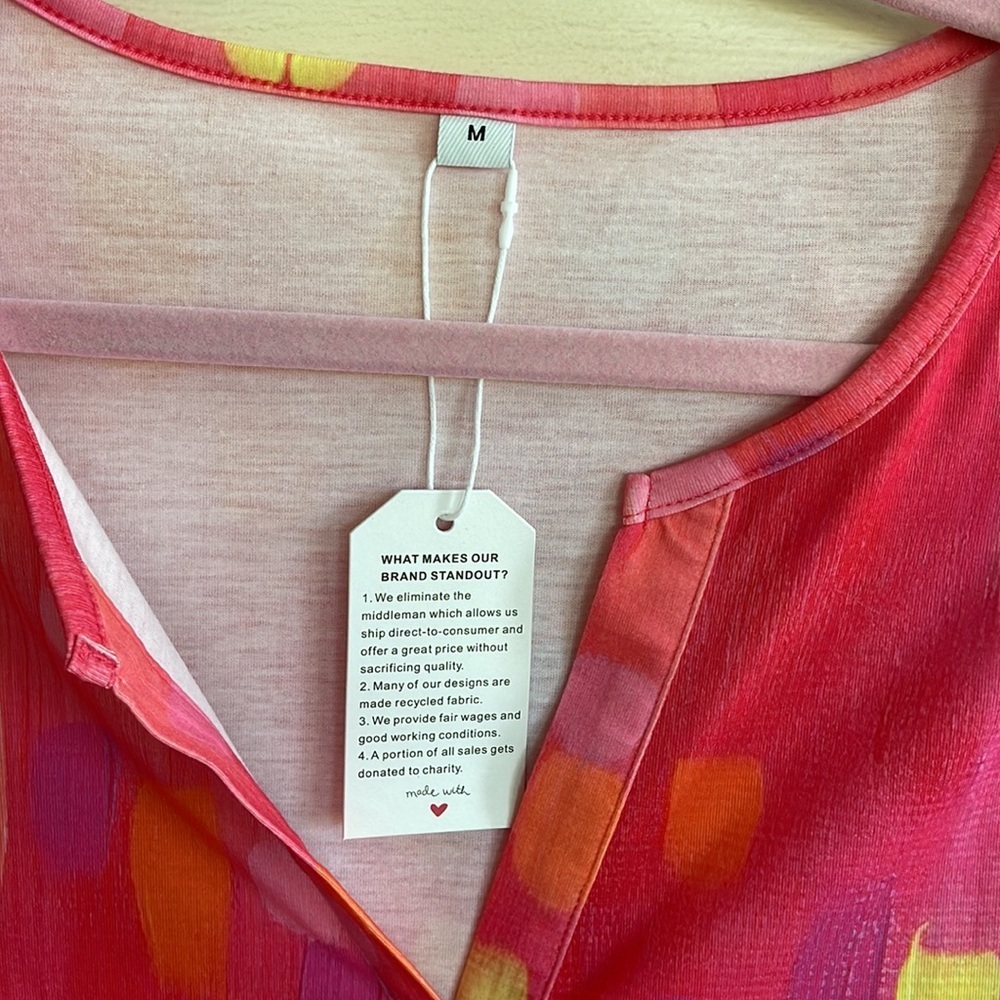Boutique brand bright split neck top size M - Picture 4 of 6